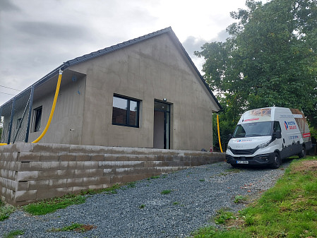 Izolace stropu novostavby rodinného domu v Lokti